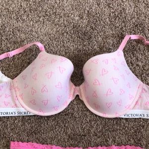 Victoria’s Secret Demi t shirt bra
